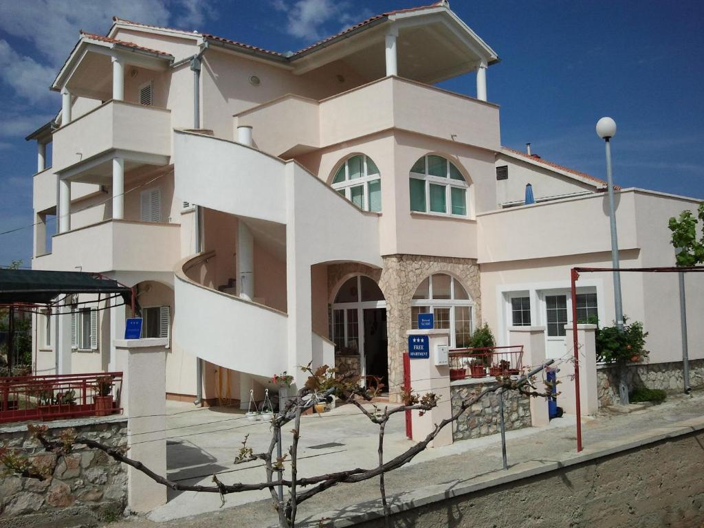 Apartments Jakovcev Betina  Exterior foto